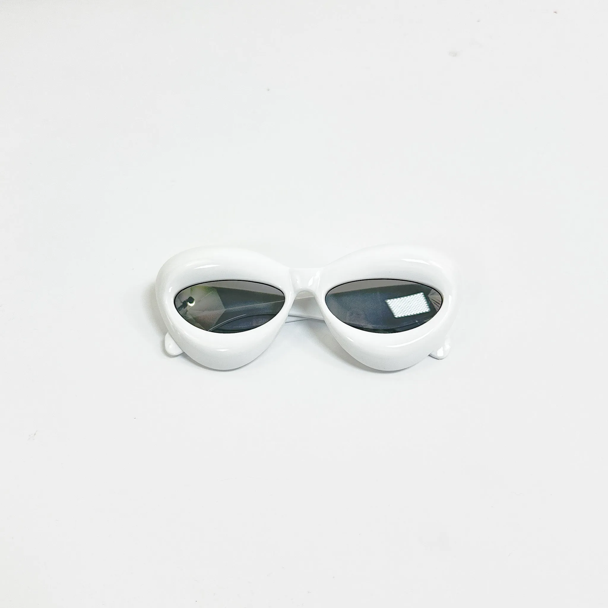 Loevve Sunnies - White